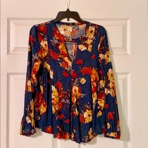 Floral Flowy Key-hole Top